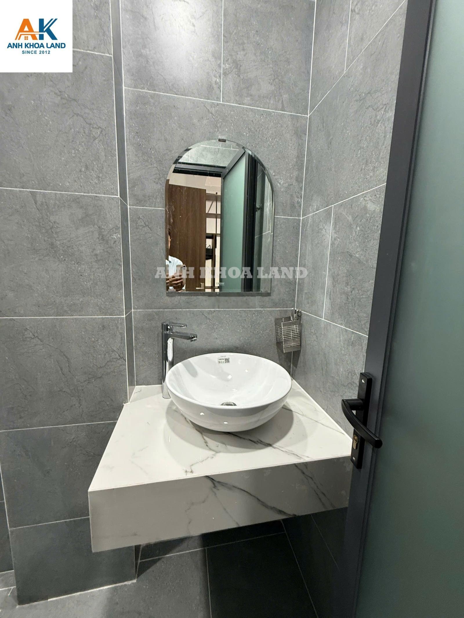 Nhà mới xây có thang máy khai thác KTX/CHDV - ngay đường KVC - Linh Tây - Thủ Đức, bán nhanh