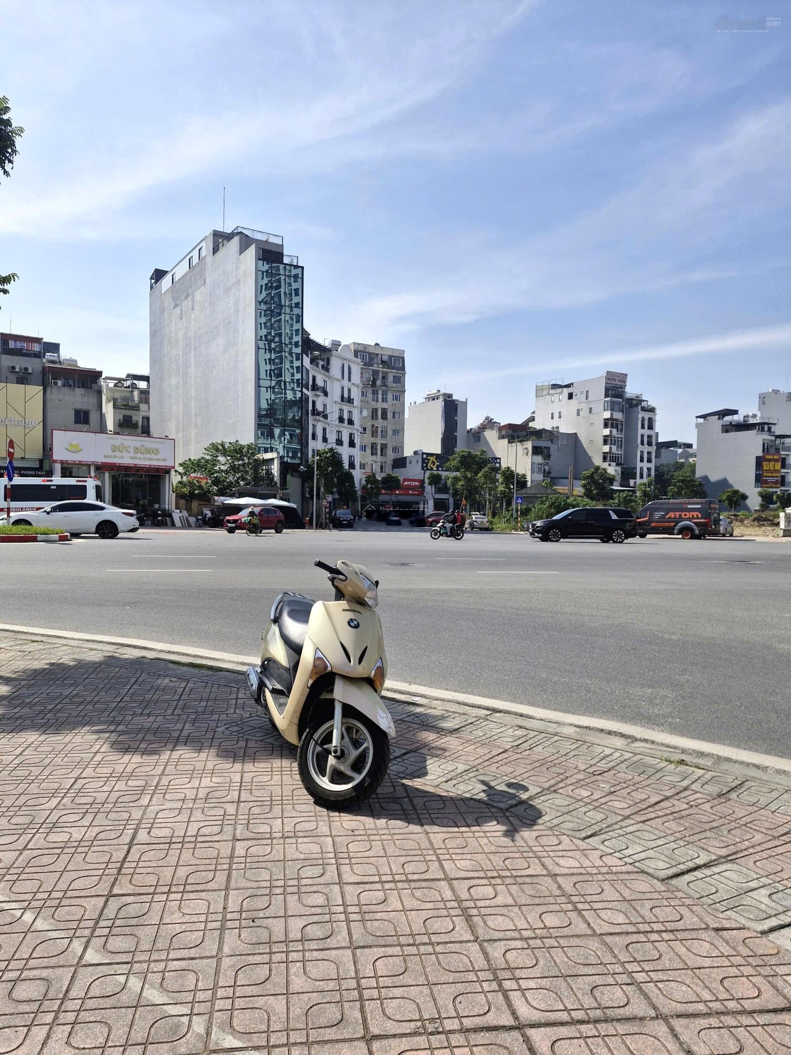 Bán đất phố Hồng Tiến, Bồ Đề, 84m2, MT 5.1m, giá 38.5 tỷ, view công viên mặt phố kinh doanh đắc địa