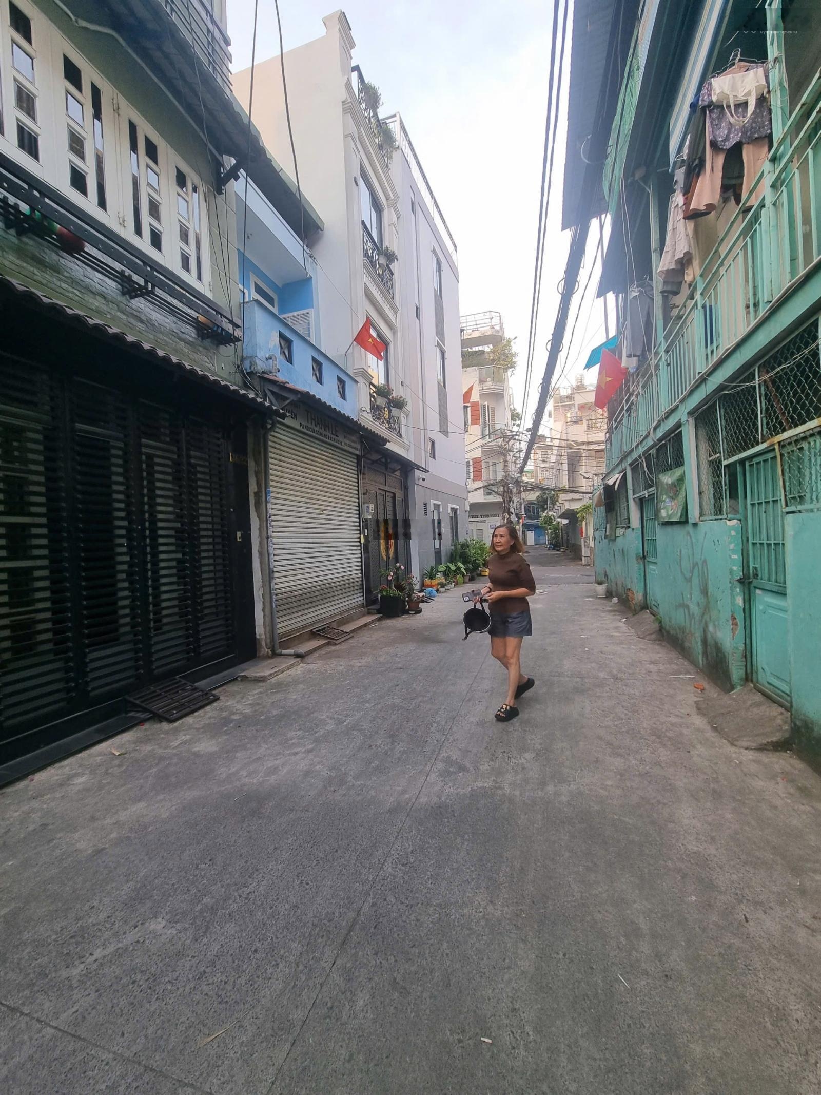 Hiếm bán nhà vạn kiếp phan xích long HXH đẹp nhất Khu vực-81M2(4.1x18m) nở hậu, chỉ 11.89 tỷ TL