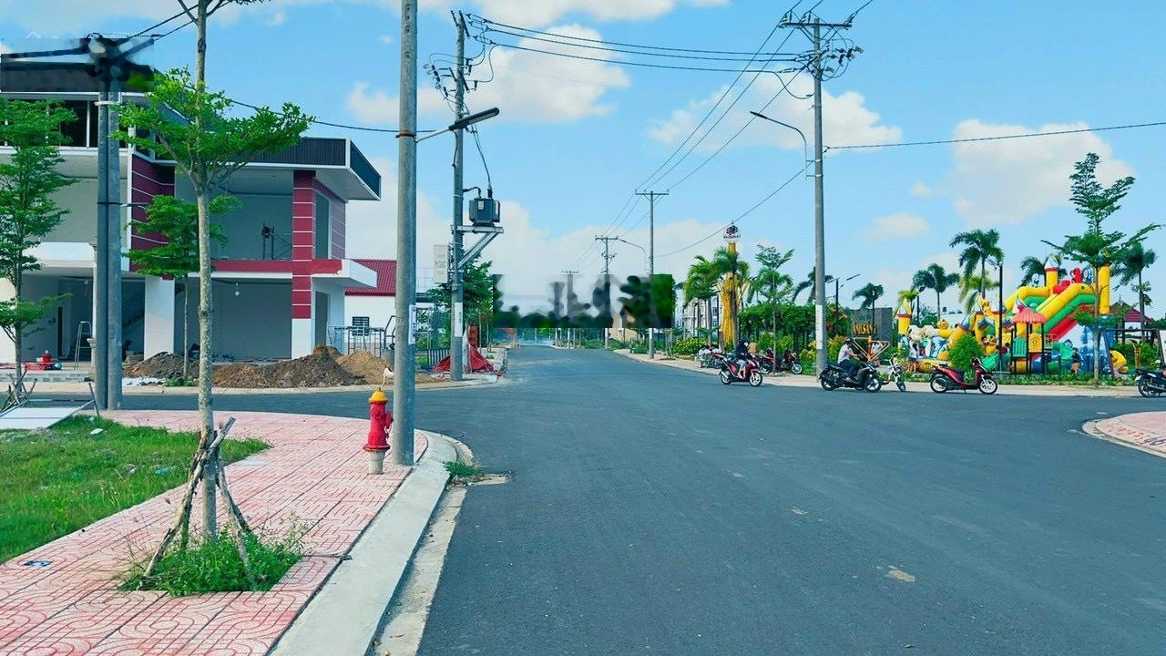 Bán gấp nền đất 2MT Nguyễn Hữu Trí 7x22m, SHR