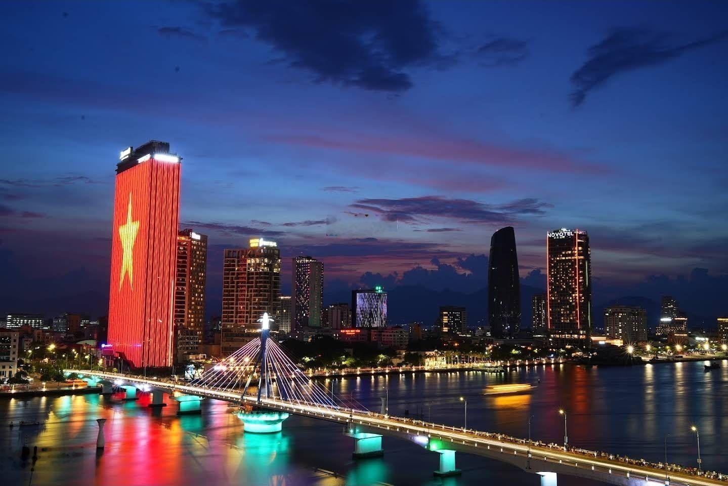 Địa điểm bậc nhất Đà Nẵng! Đường Lê Duẩn cách cầu Sông Hàn chỉ 100m ! Đi thẳng công viên biển.