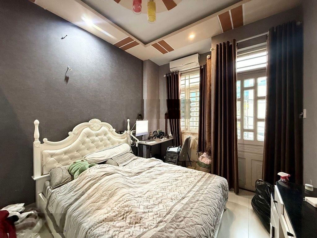 HXH 7 chỗ - Bùi Quang Là - Phan Huy Ích, siêu thị Emart GV - cạnh Tân Bình 3 tầng BTCT - 4 PN 3 WC