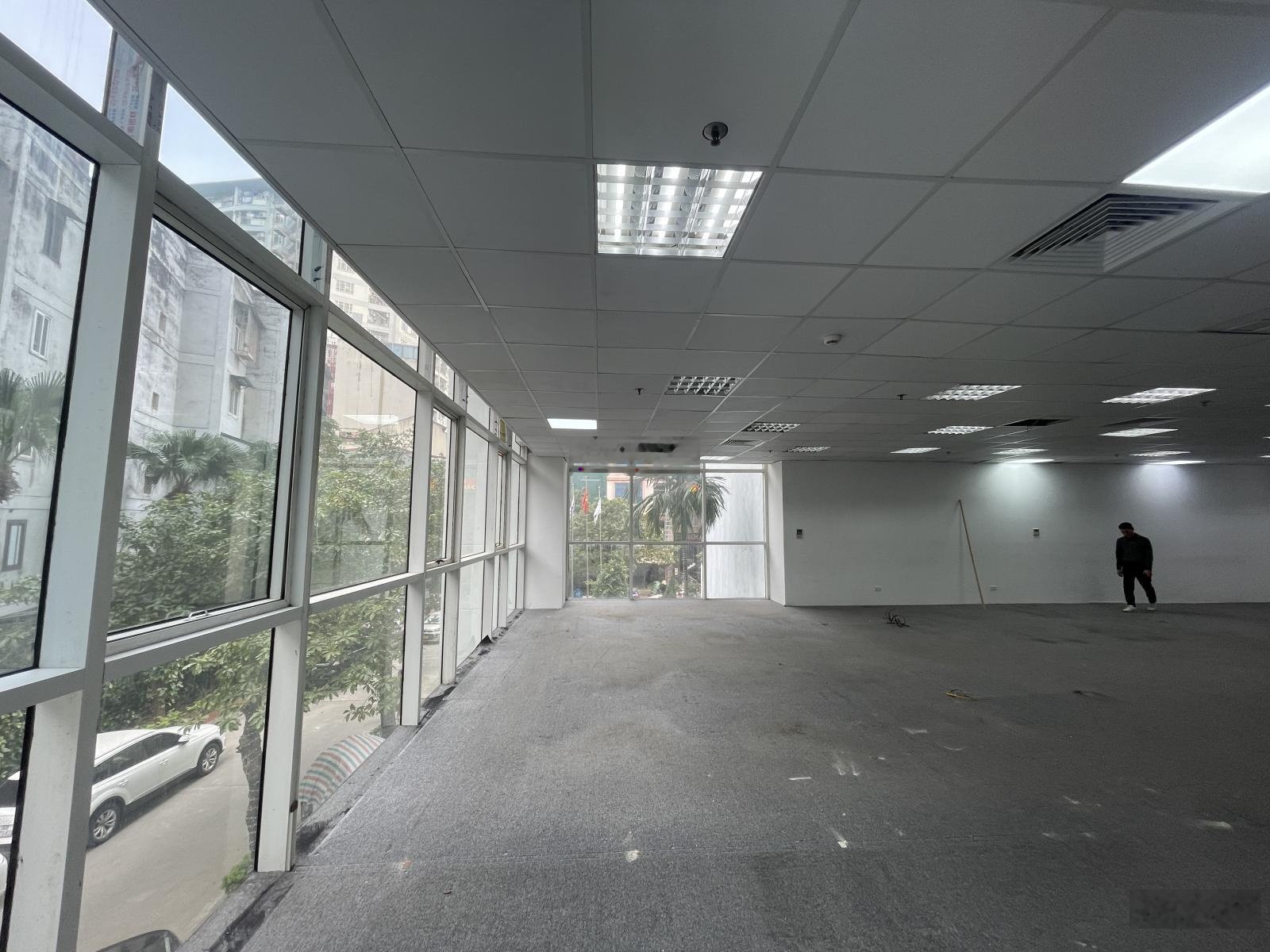 Cho thuê văn phòng hạng B toà FLC Dương Khuê DT 150m2 đầy đủ trần sàn điều hoà