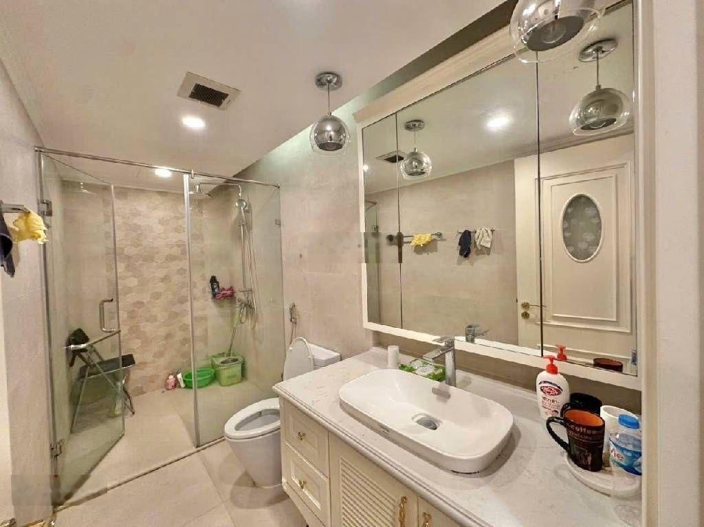 Bán căn hộ tòa D' Le Roi Solei Đặng Thai Mai, Tây Hồ, 103m2, 20 tỷ, 3 PN, 2WC, Sổ đỏ, Full nội thất