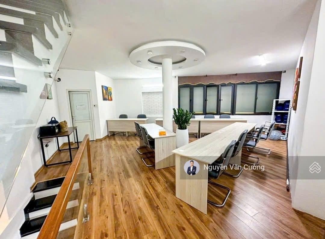 Bán nhà 3 tầng mặt tiền đường 2 Tháng 9, tuyến đường 33m vỉa hè 5m huyết mạch của Đà Nẵng