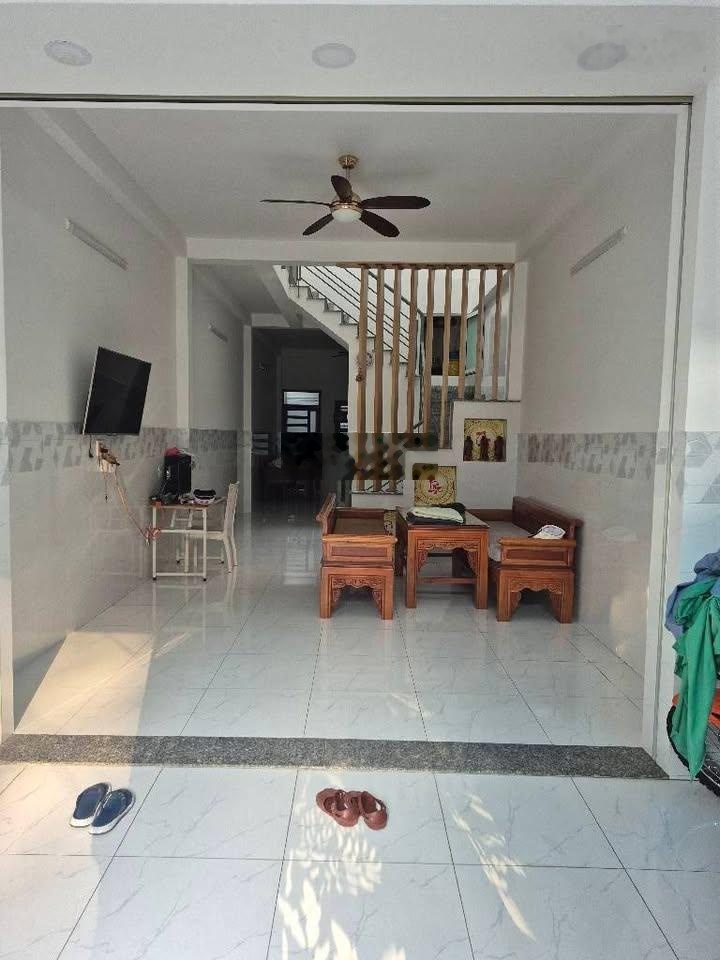 Nhà Lê Văn Việt 60m2 3 tầng 3PN xe hơi tránh nhau Chỉ 4,5 tỷ là có nhà