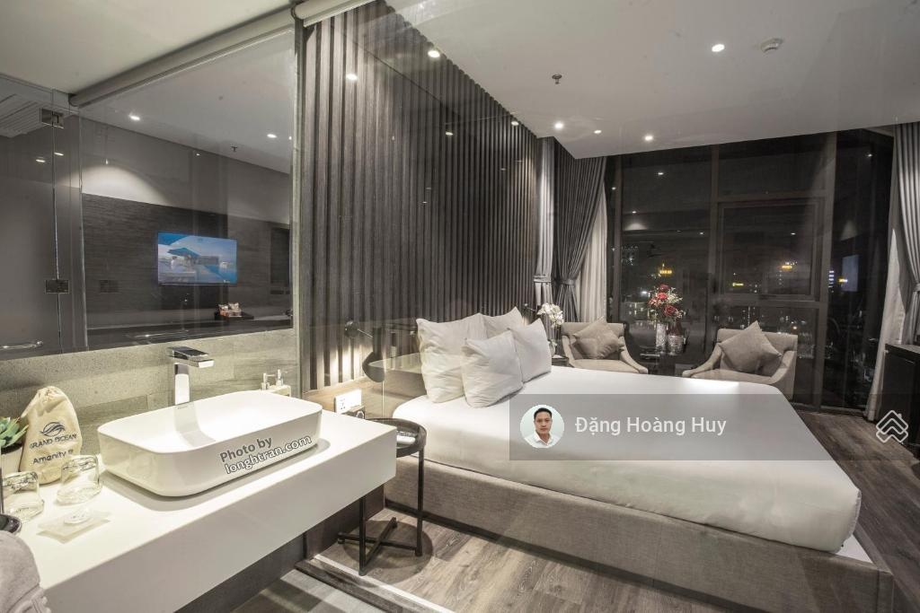 Bán khách sạn 15 tầng đường Phan Liêm, trung tâm phố tây