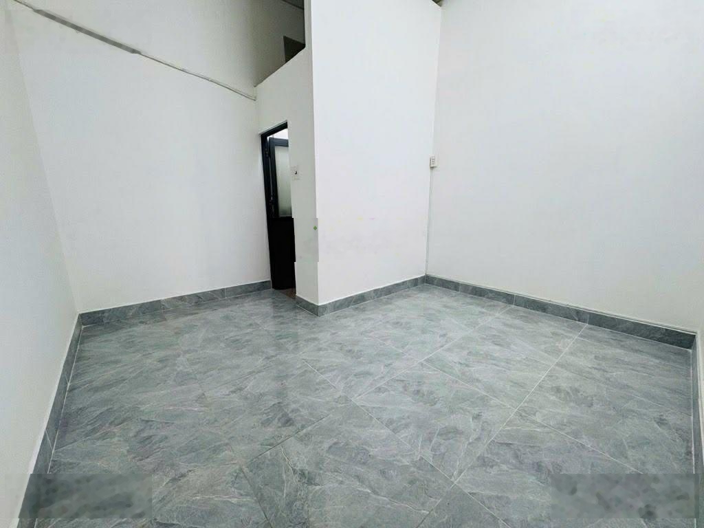 Nhà 2 tầng - hẻm 3m - gần công viên làng hoa - gò vấp.