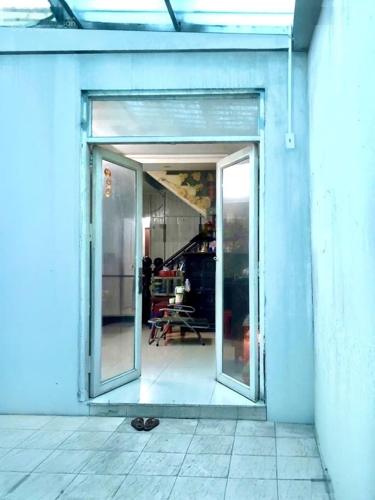 Tổng giảm 1.2 tỷ - 2 tầng - 92m2 (5pn 4wc) - gần hàng Xanh - sát hẻm xe hơi