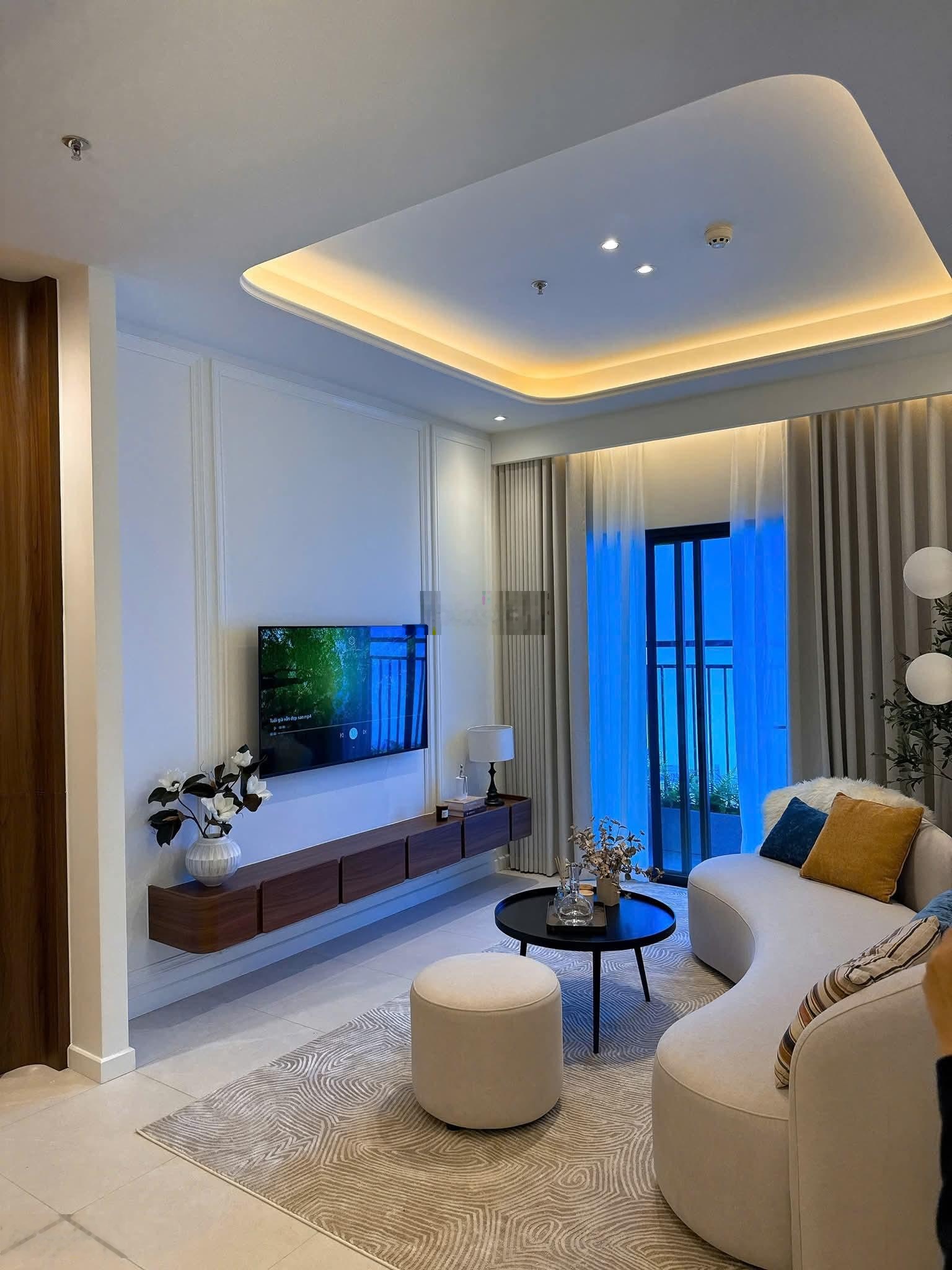 Giá 3 tỷ 260.Bán căn hộ hạng sang Lapura 2pn ,full nội thất. Mặt tiền quốc lộ 13.Giáp HCM