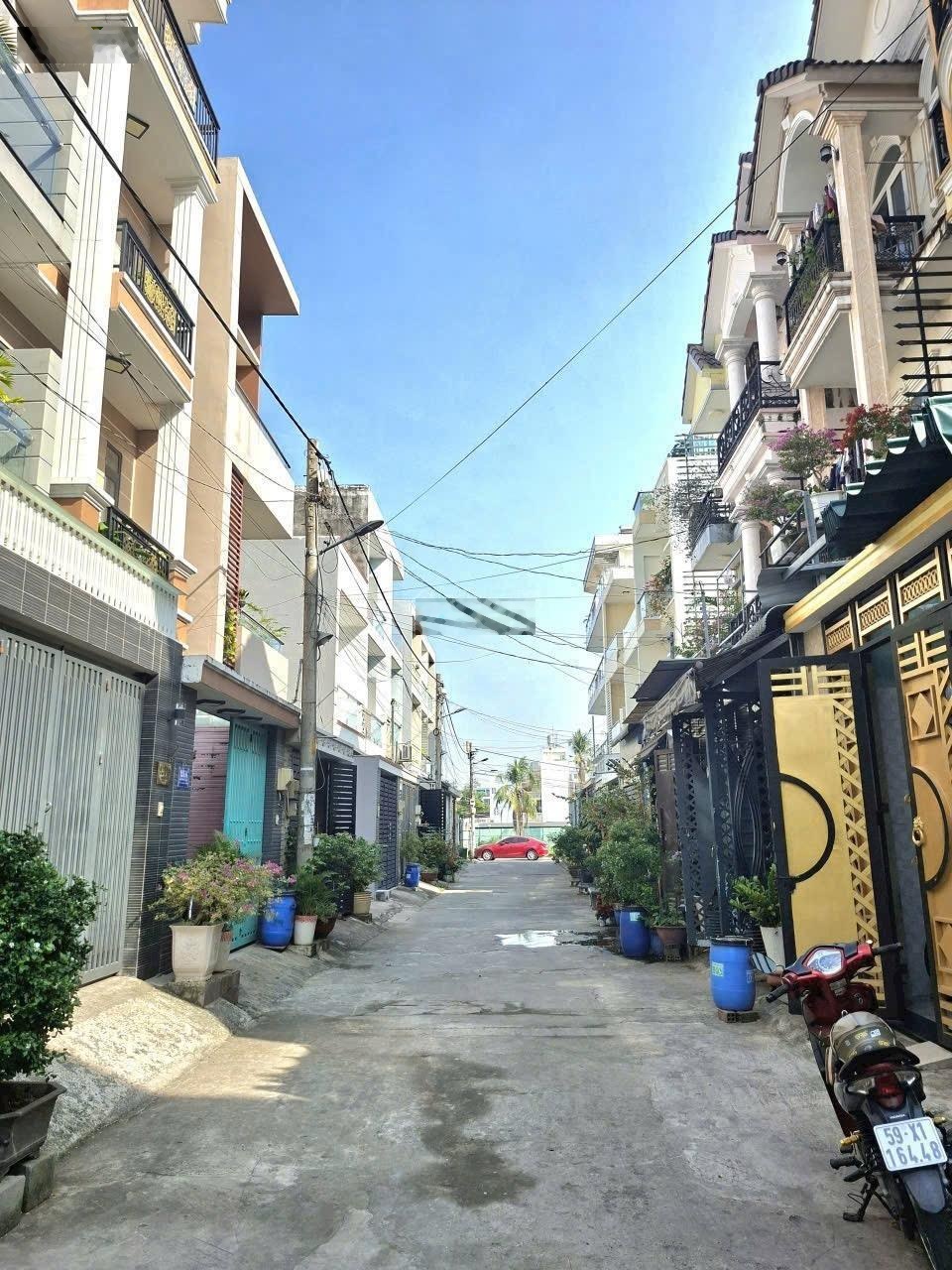 Bán nhà 3 tầng CN 57,6m2 ,4pn hẻm đường 160 TNPA, Q9 cũ