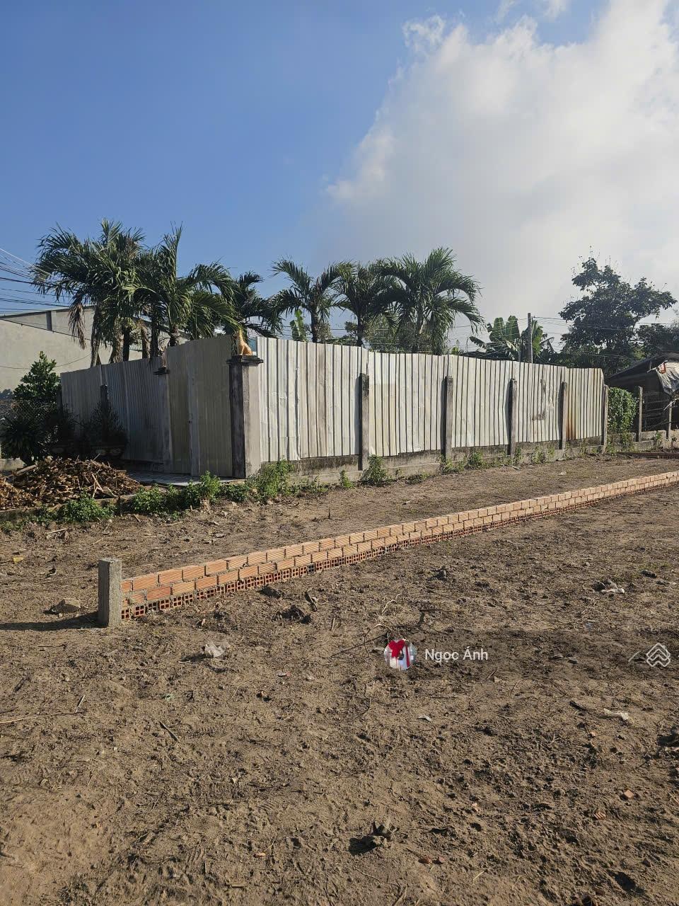 Bán nhanh lô đất thổ 76m2 ngay KP Hoà Phú, sổ riêng, dân cư đông đúc, giá 600tr