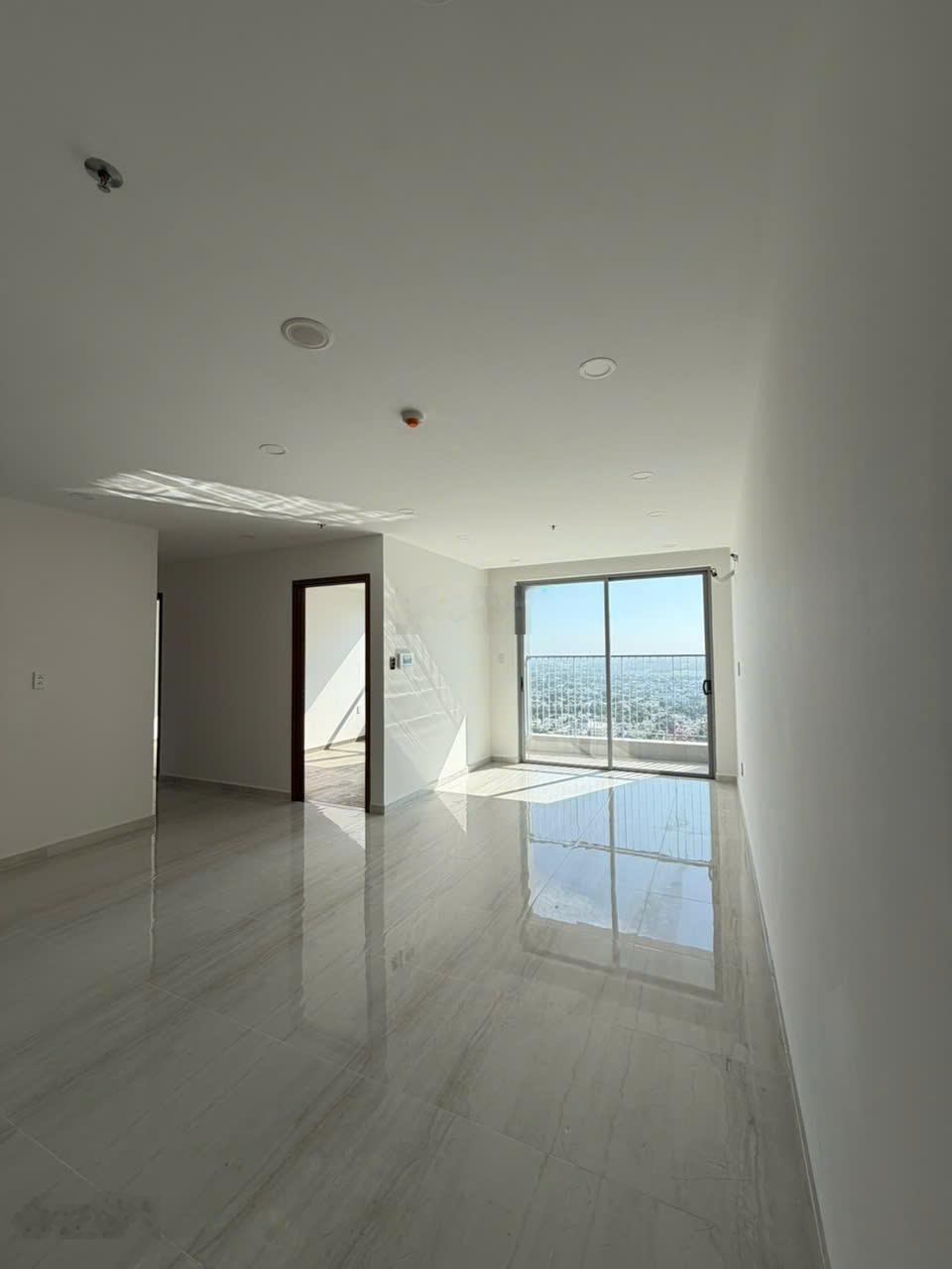 Cho thuê 3PN 2WC 94m2, lầu 38 tháp A Happy One Central, giá 10tr/th, nhà mới 100%, nhà cơ bản