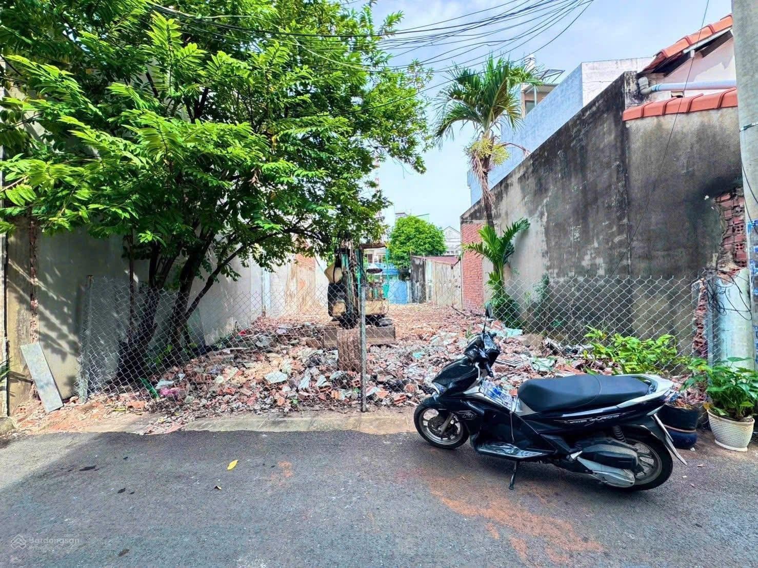 Bán lô đất mặt tiền rộng 7x13m đường oto thông, sẵn sổ đường 385 Tăng Nhơn Phú A Q9