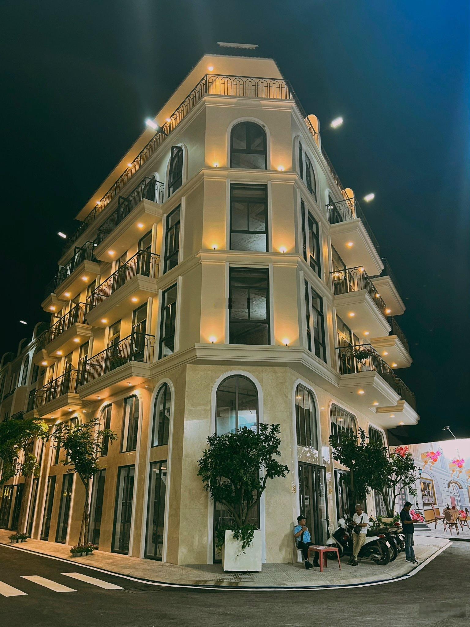 Nhà phố Bình Chánh giá tốt Quách Điêu, 5 tầng sổ riêng 7. X tỷ