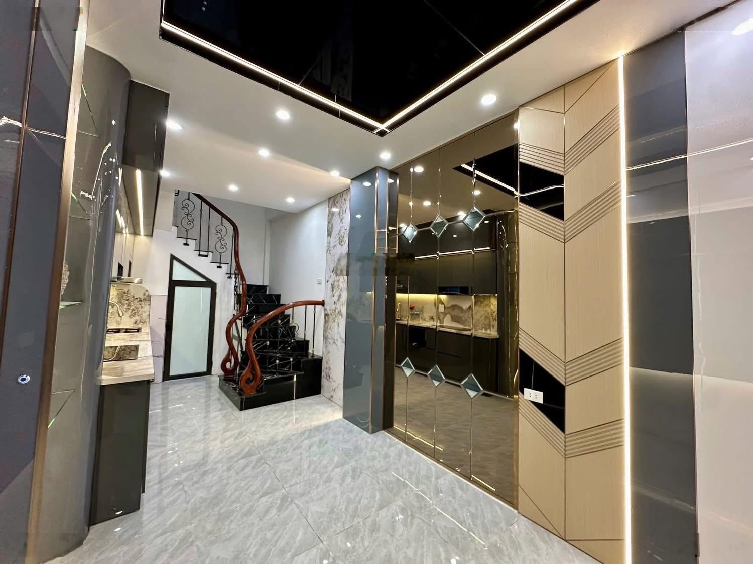 Siêu hiếm! 20m ra phố Bạch Mai, ngõ thông kinh doanh, sổ riêng, QH ổn định, nội thất đẳng cấp 35m