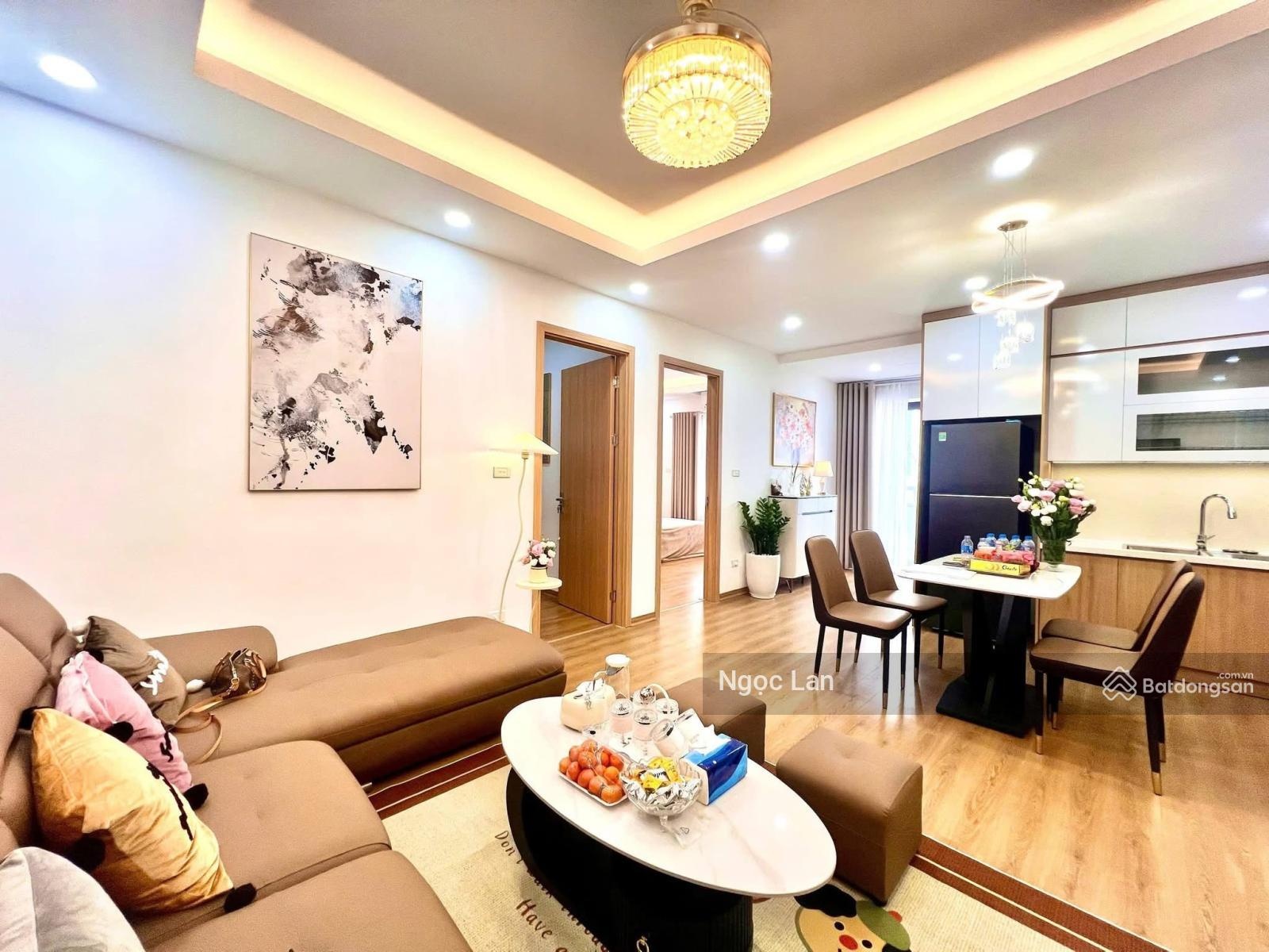 Mình bán căn hộ 80 m2 rất đẹp sổ đỏ chung cư tầng 8 phố Huỳnh thúc Kháng lô góc 2 ngủ ban công đẹp