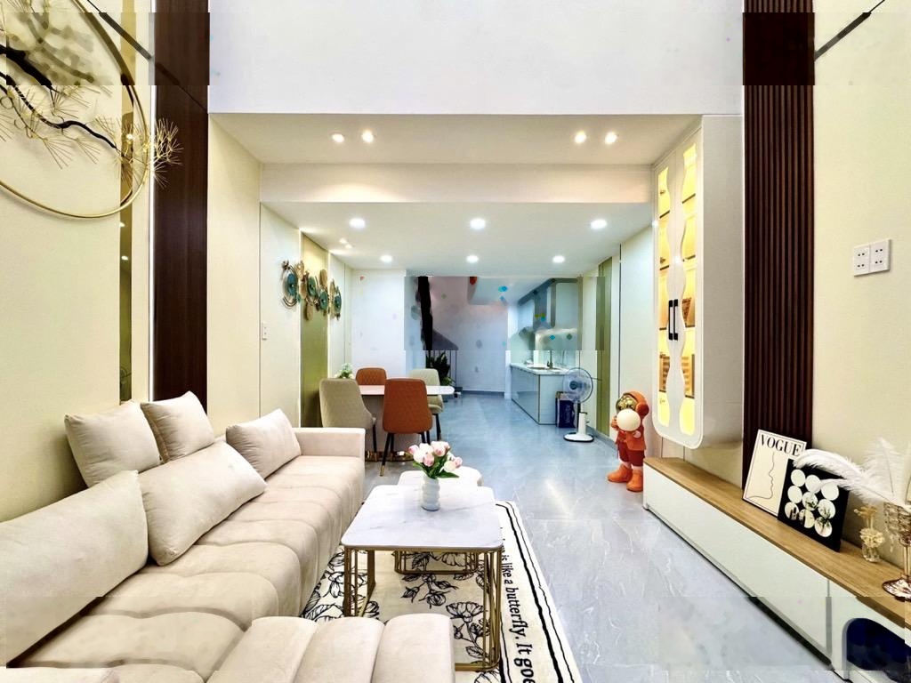 Bán nhà mặt tiền ngay Phạm Văn Đồng, 4x15m , 4 tầng mới , nhỉnh 8 tỷ , giáp Bình Thạnh