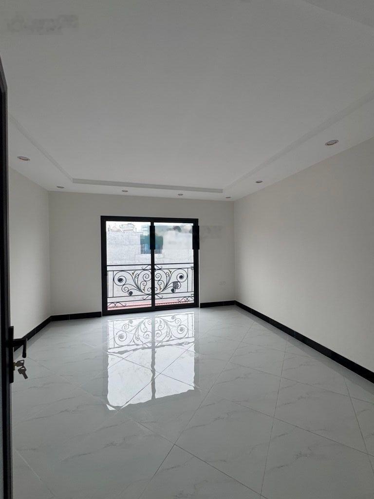 Bán nhà Thanh Trì Hà Nội Nhà mới 5 Tầng Gần bến xe nước ngầm Mặt tiền 4.1m Gía 7.3 Tỷ