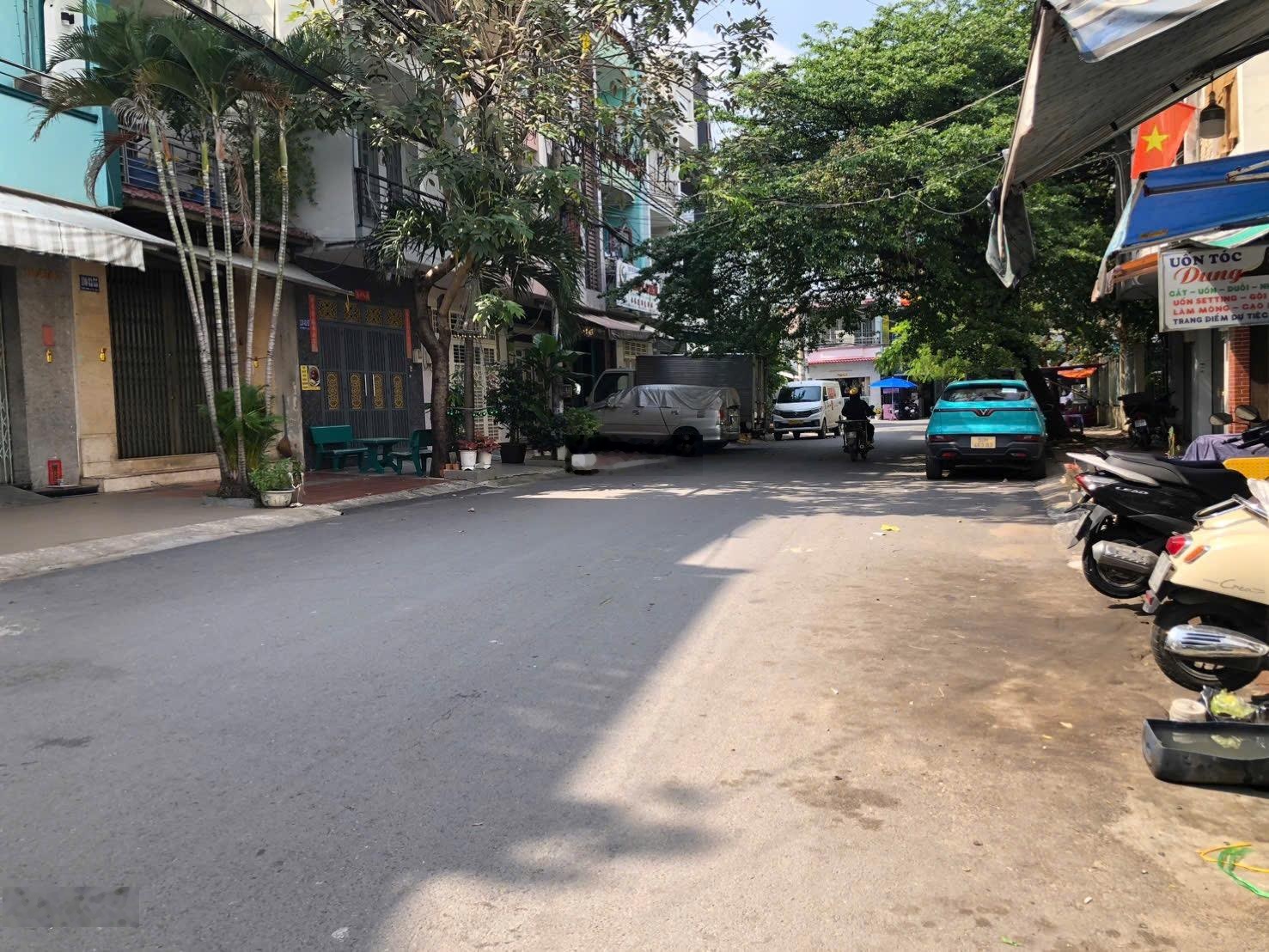 Nhà Quận 6, Gần Vòng xoay Phú Lâm, 3 Tầng, Đường Nhựa Xe Tải 8m, DT 63m2, Nhỉnh 7 Tỷ