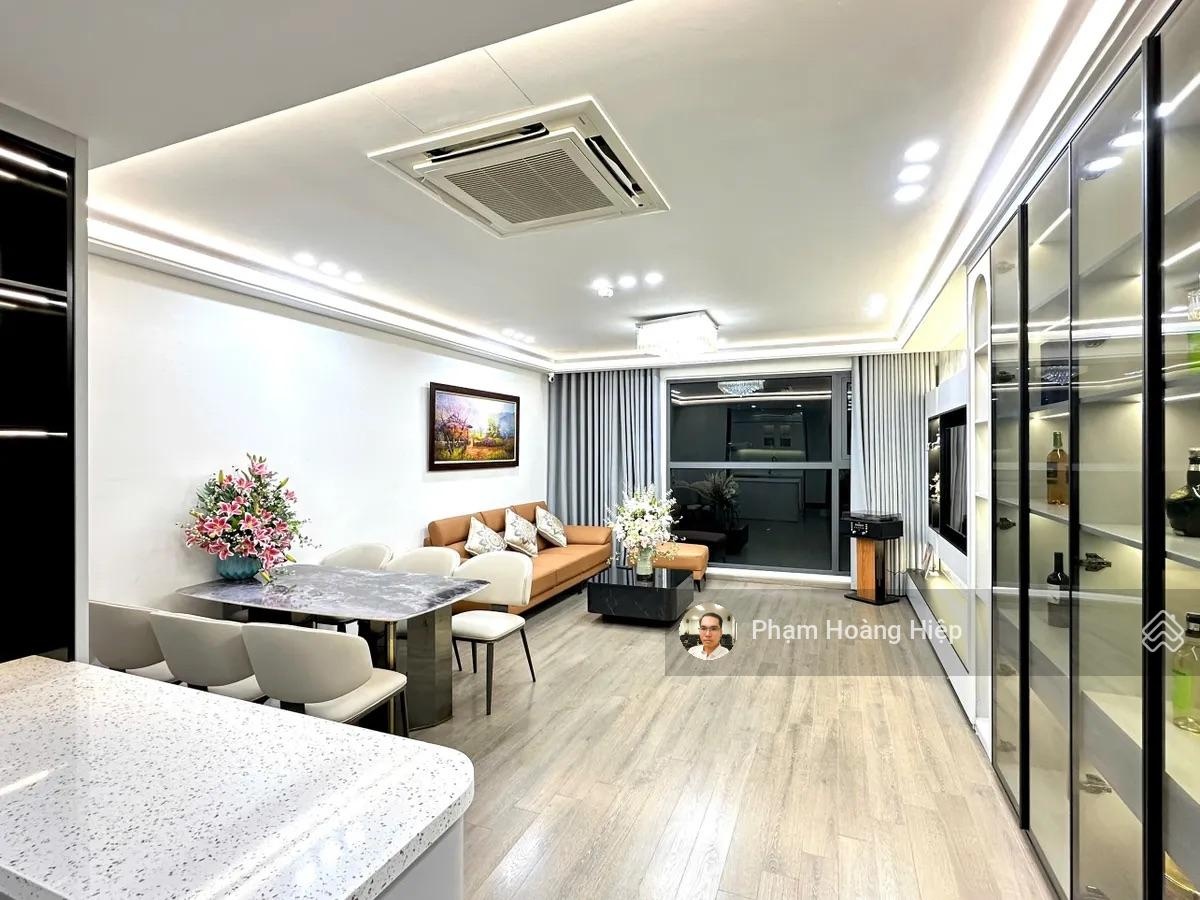 (Chính chủ)CT1A - TP Giao Lưu. 6.8 tỷ căn 3PN - 2WC - 2 ban công - full nội thất nhập khẩu