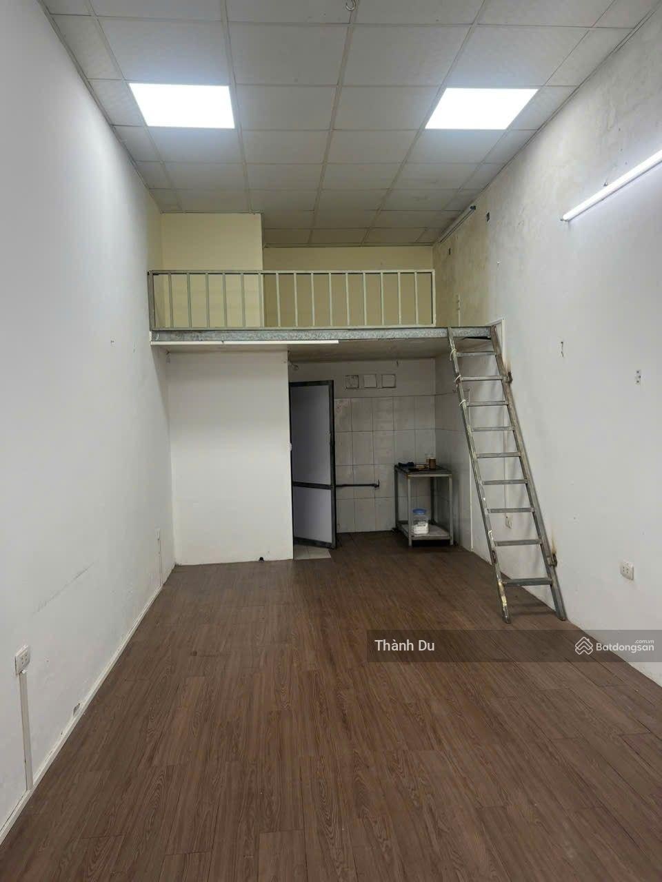 CHO THUÊ MẶT BẰNG KINH DOANH NGUYỄN GIA BỒNG- gần trường Pháp- 25m2 có gác xép, ô tô đỗ cửa 4 tr/t