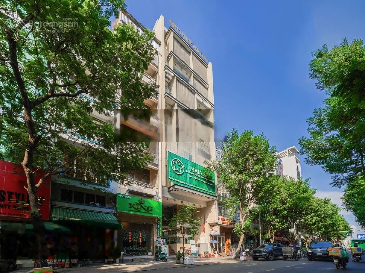 Ngộp bank bán nhanh tòa nhà mặt tiền ngay Phan Văn Trị - Nhà 7 tầg 10x35m-HĐ 300tr/thág. Giá 35 tỷ