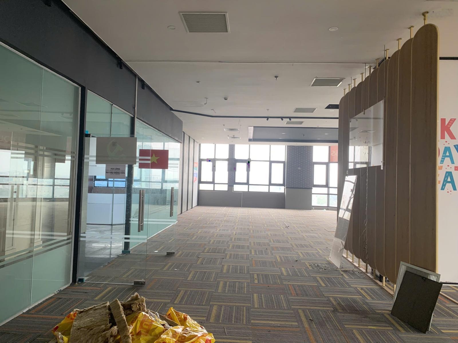 Cho thuê văn phòng Roman Plaza, 200 nghìn/m2/th, 450 m2, đẹp, nhiều tiện ích, trần cao 4m2, 24/7