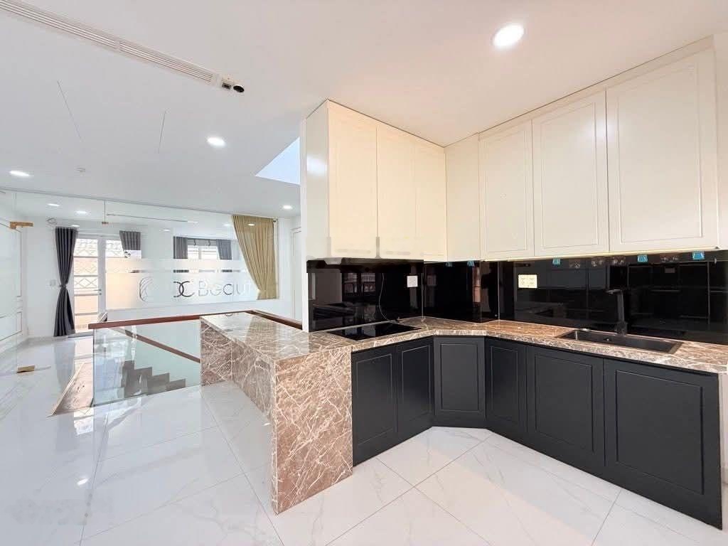 Bán nhà hầm 4 tầng khu citiland park hill ngay cv nhạc nước