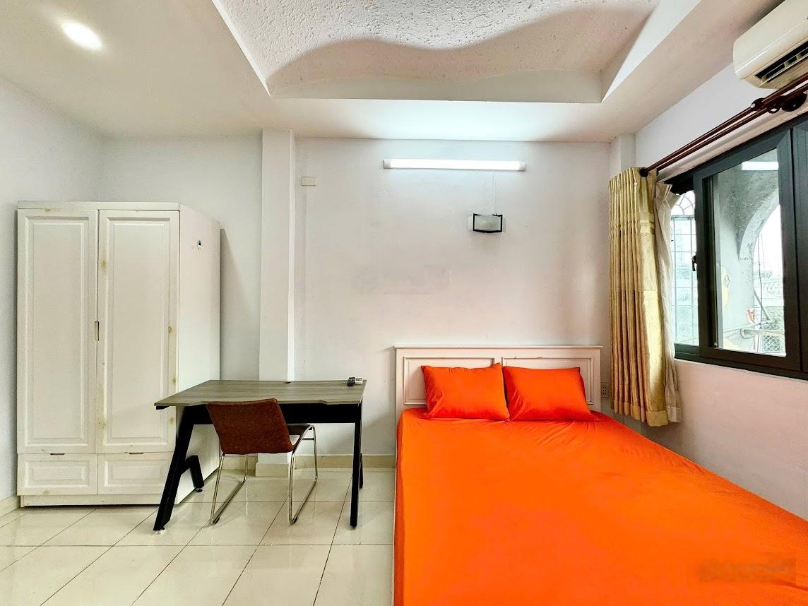 Ban công cửa sổ siêu thoáng mát full tiện nghi dọn vào ở ngay Trần Minh Quyền gần Vạn Hạnh Mall