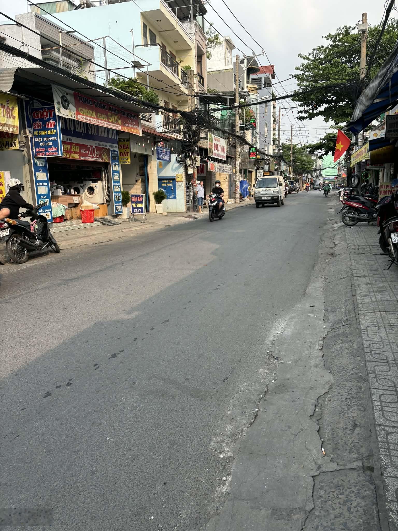 Mặt tiền ngang hiếm 5,65m lô gốc kinh doanh gì cũng tiện