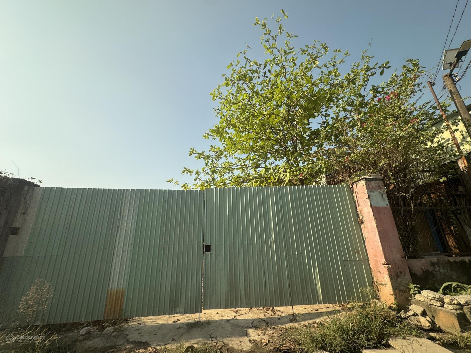 Bán đất tại Đường Suối Sệp, phuờngĐông Hòa, TPhcm, giáp ranh Tỉnh Đồng Nai. 9 tỷ, 150m2 full thổ cư