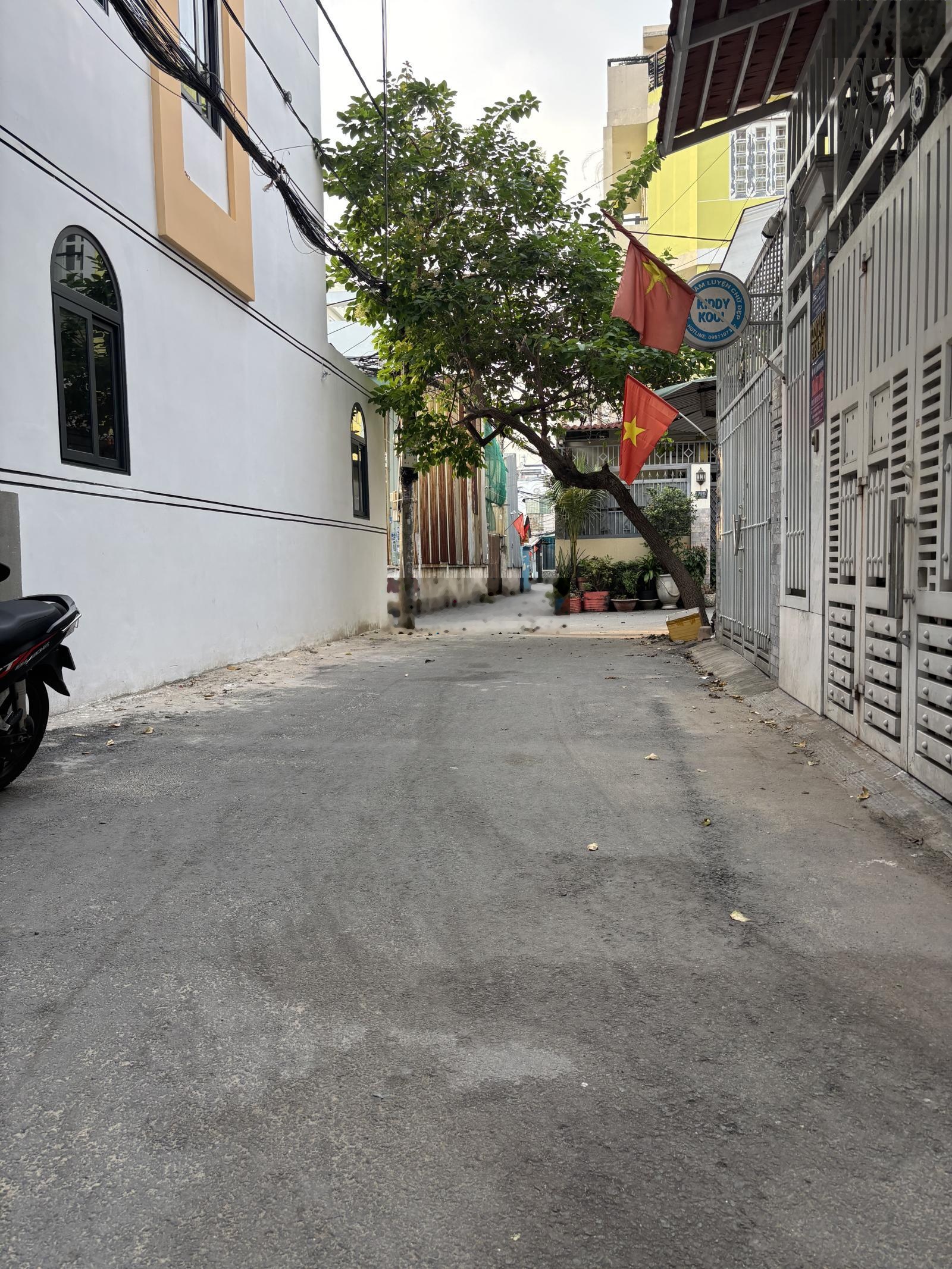 Tòa nhà 10 chdv cao cấp full khách doanh thu sẵn sát Quang Trung