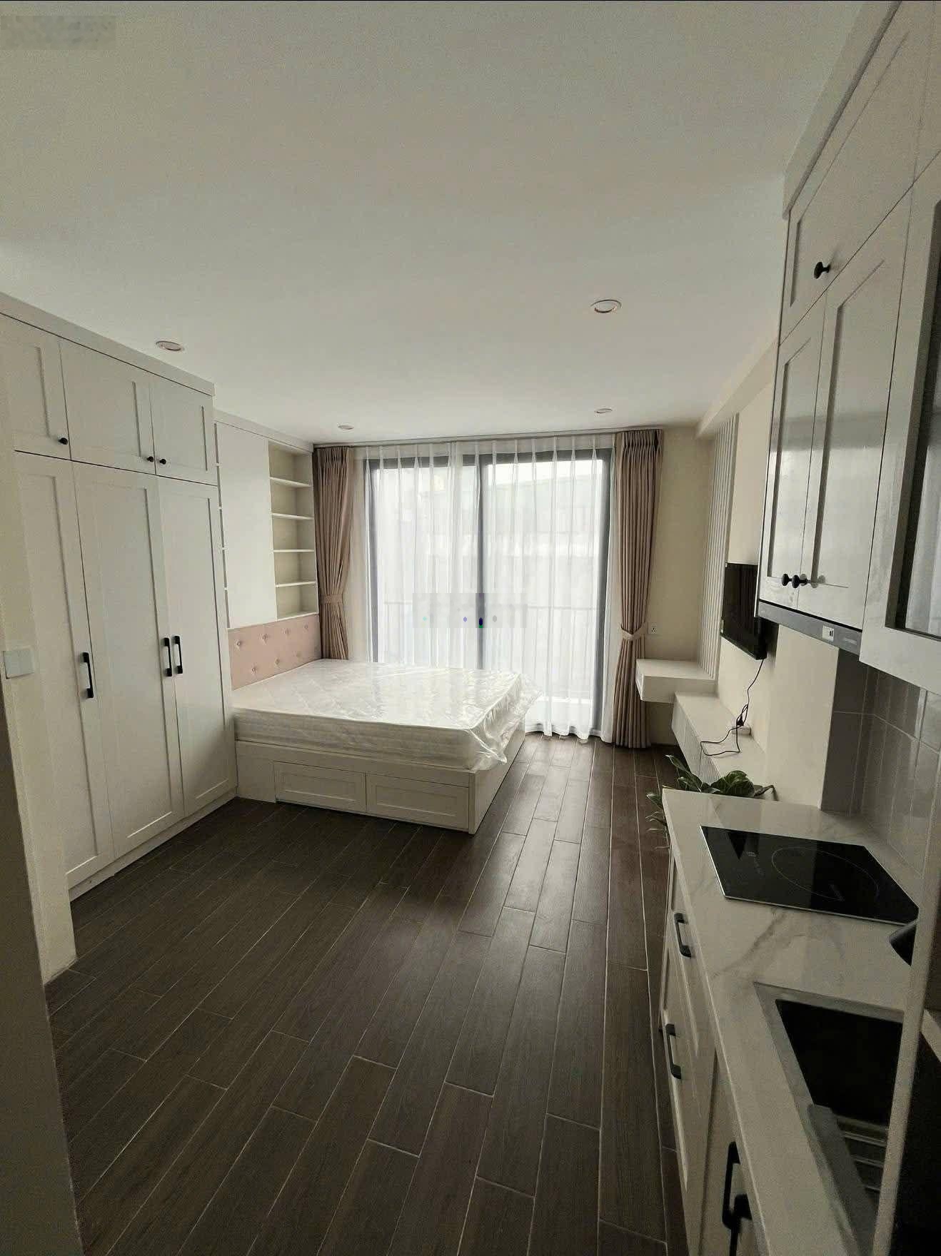 Cho thuê studio ban công gần sân bay tân sơn nhất , cv hoàng văn thụ quận tân bình