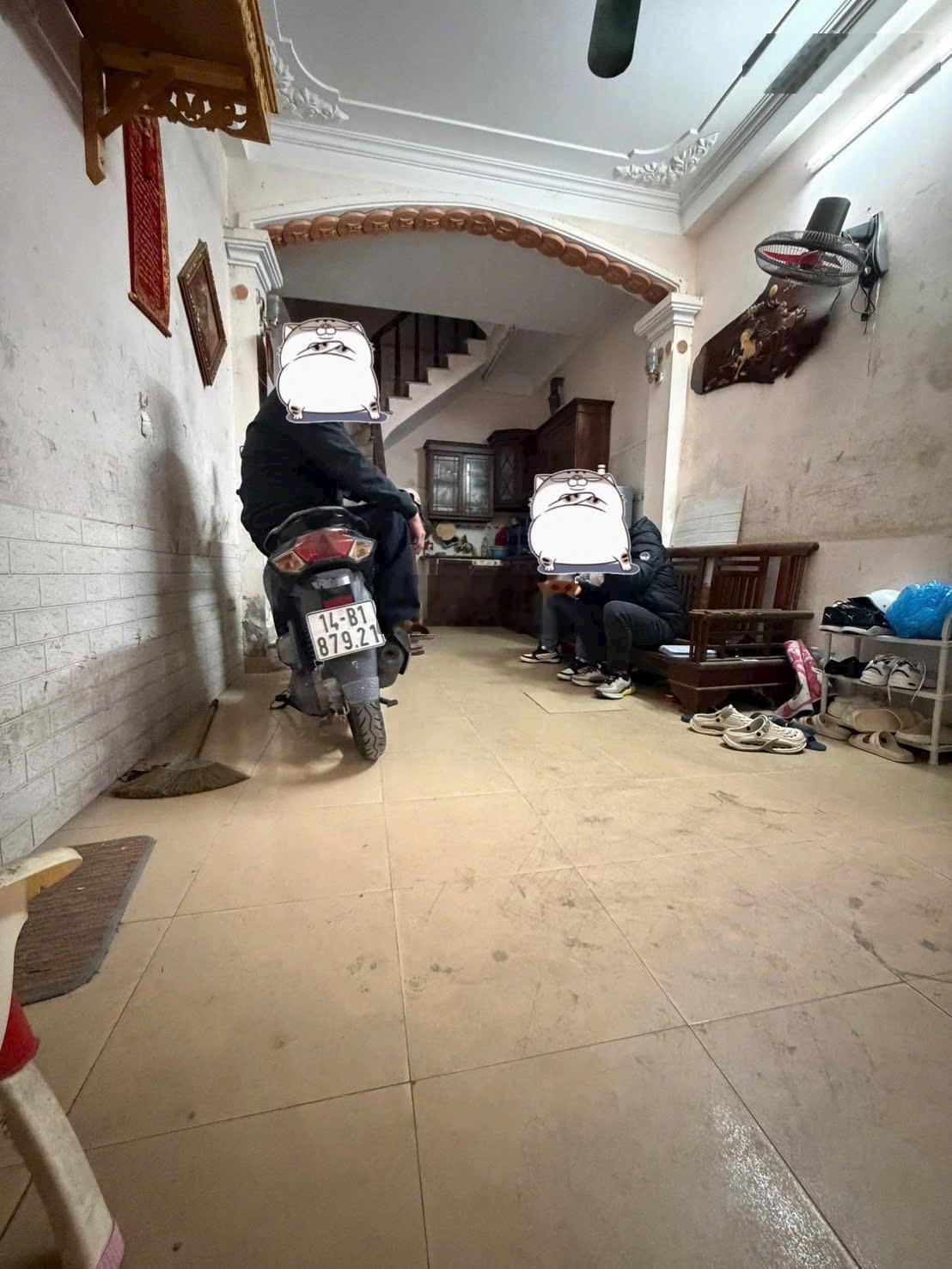 Cần bán nhà 2 tầng phố Tôn Đức Thắng ngõ thông sang Hồ Văn Chương sổ riêng 27m2 giá bán 4.6 tỷ