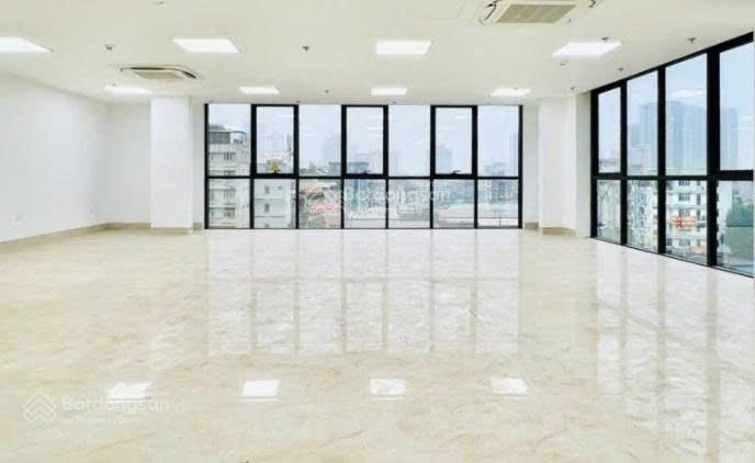 Cho thuê gấp - lâu dài mặt bằng văn phòng 180m2 khu Timescity giá rẻ chưa từng