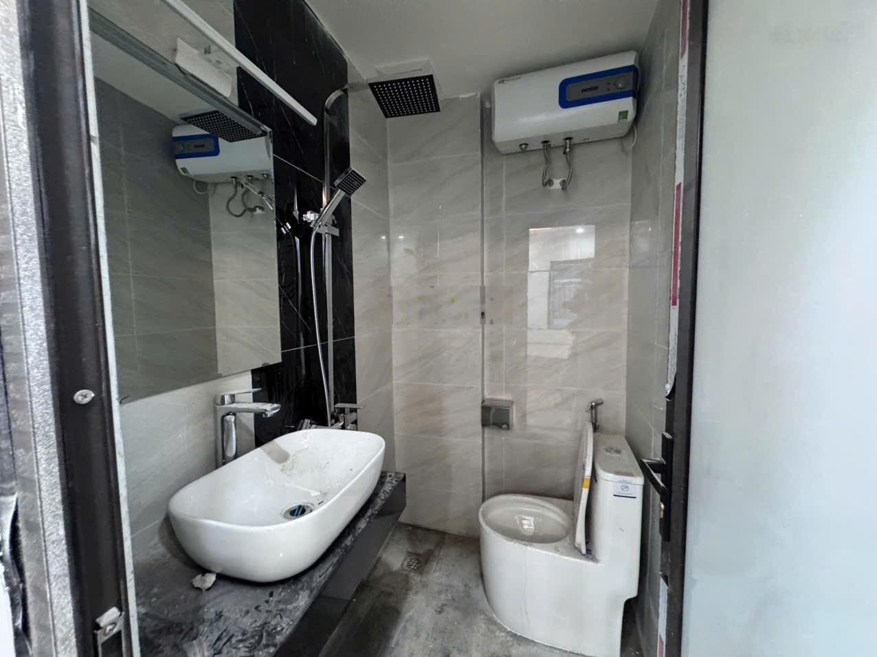 Cho thuê NR 18PN, 18WC, 50m2, 72 triệu, tại Âu Cơ, Tứ Liên, Tây Hồ, Hà Nội, giá ưu đãi Hot!