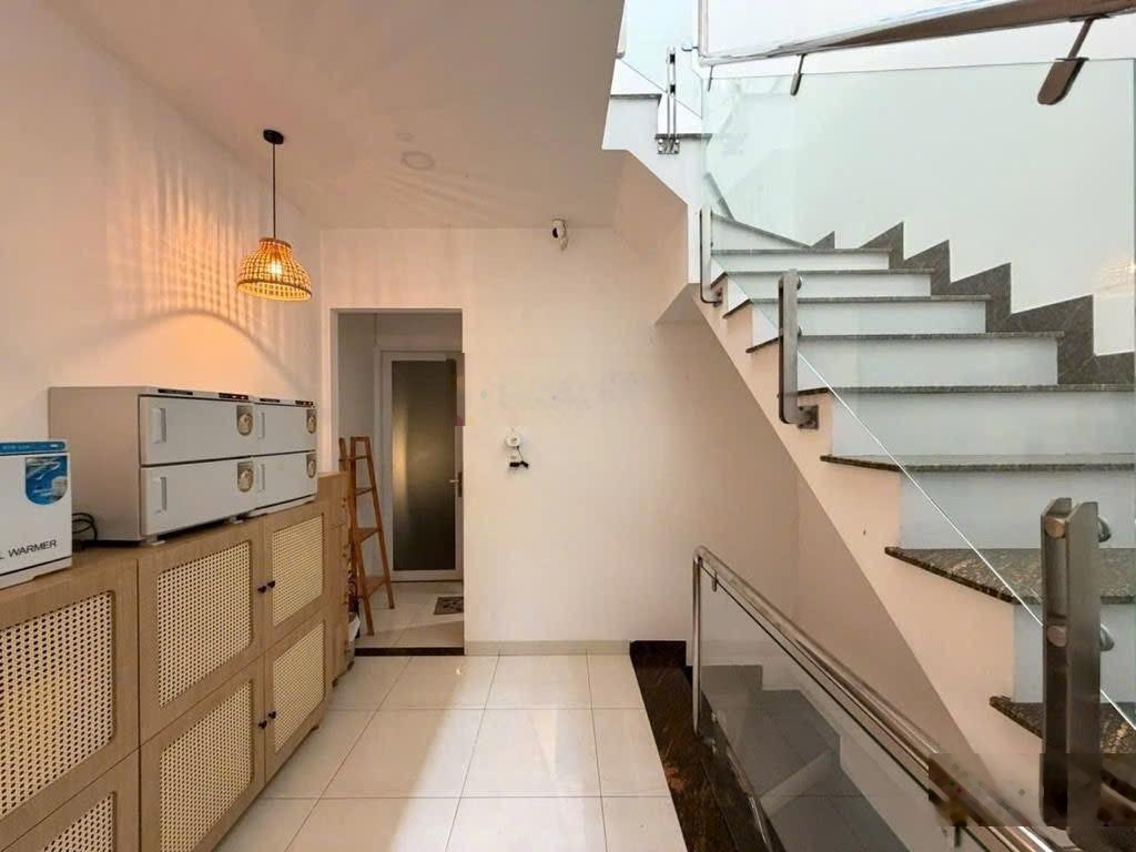 Bán nhà 3 tầng đường kinh dương vương quận 6 dt 90m2 hẻm 8m chỉ 8,5 tỷ