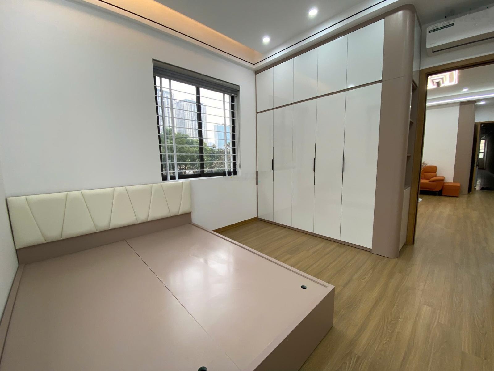 Bán chung cư B6C Nam Trung Yên - Cầu Giấy. DT 72m, 3 phòng ngủ, đủ đồ. Giá 7 tỷ