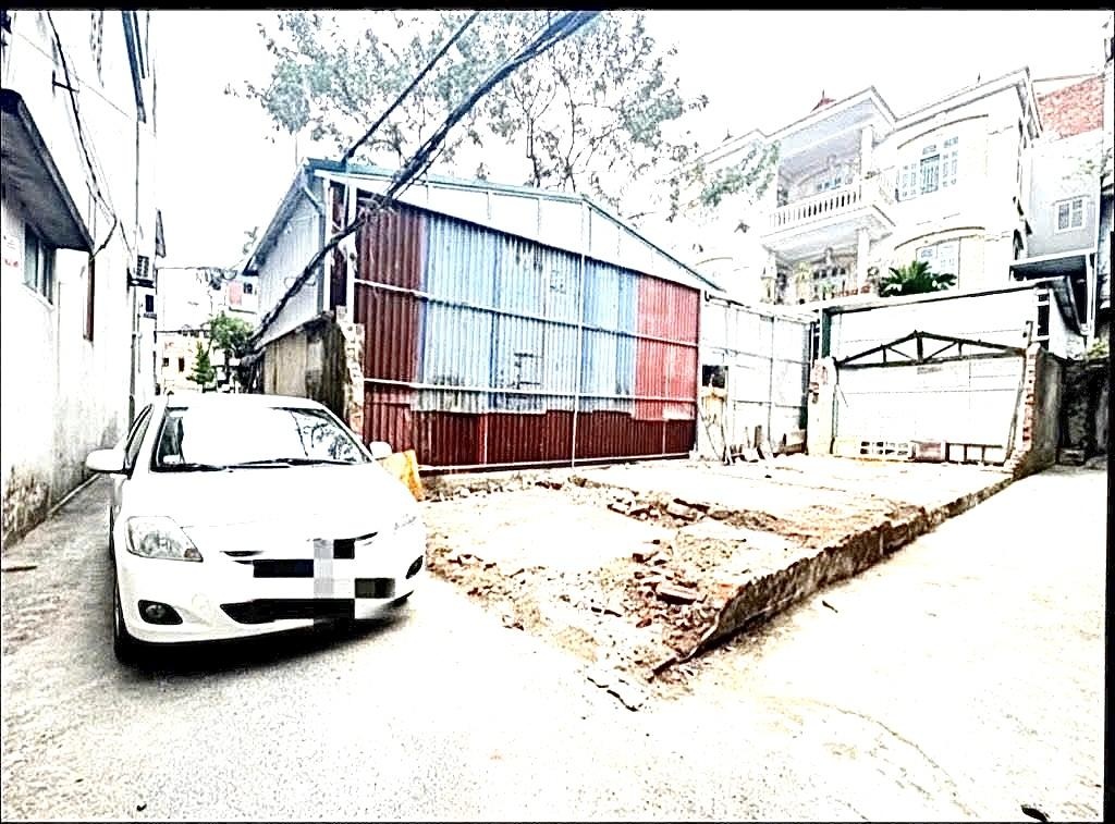 MẢNH Đất Cực Đẹp Phố Lý Sơn,VIỆT HƯNG.DT 50m2, lô góc 2 thoáng,ô tô RA vào thoải mái,Nhỉnh 8 tỉ.