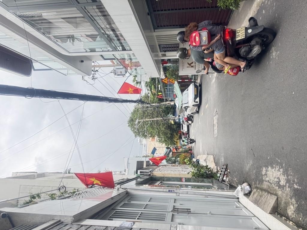 Nhà tt gv đường nguyễn văn công- dt 64m2 - 3 tầng 3 pn 4 wc st- gần chợ, bv 175, cv gia định- shr