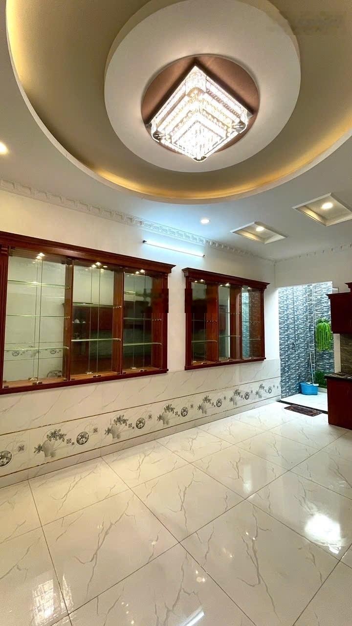 Q12 - Mặt tiền biệt thự phố HT 17- Kiến trúc tân cổ điển sang trọng