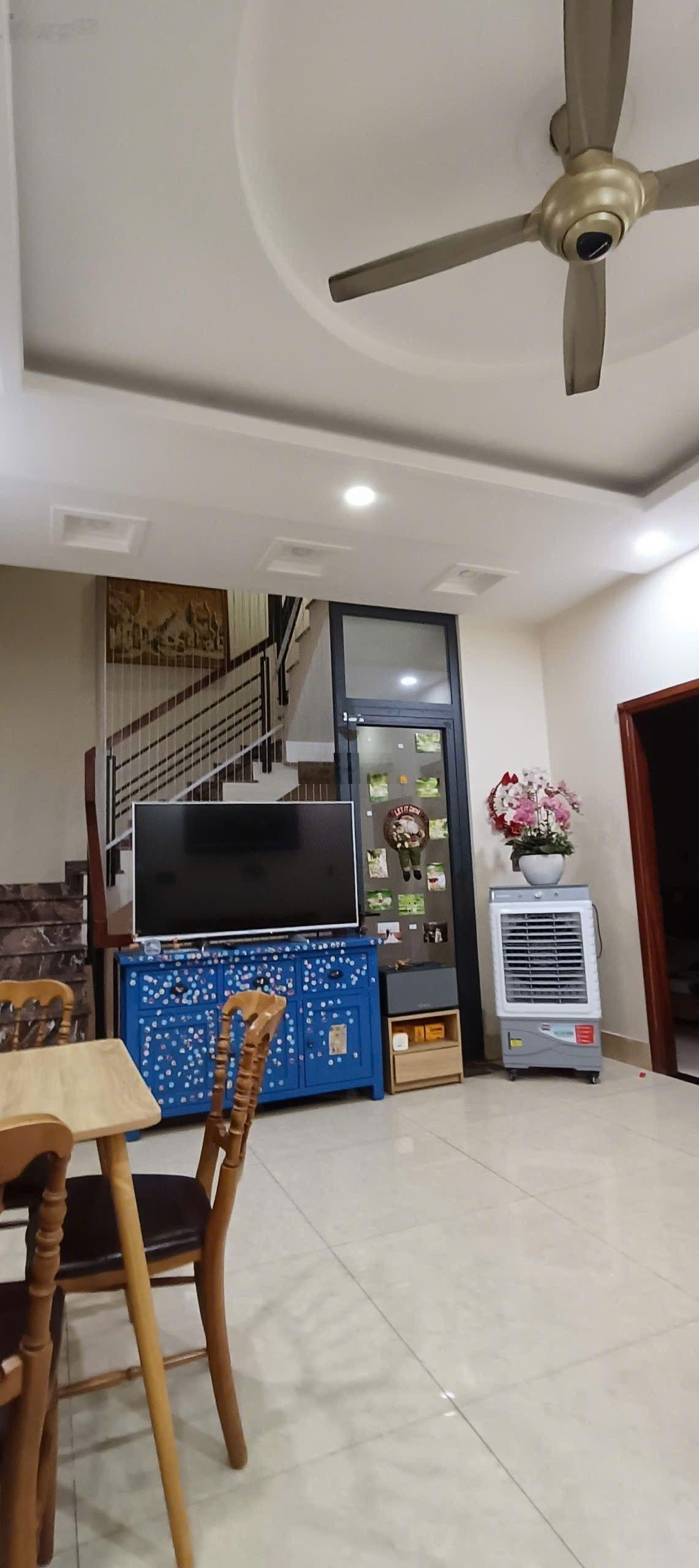 Cần bán gấp trước tết giảm 2ty Bán gấp nhà 5 lâu mặt tiền kinh doanh đường số 9 linh Trung