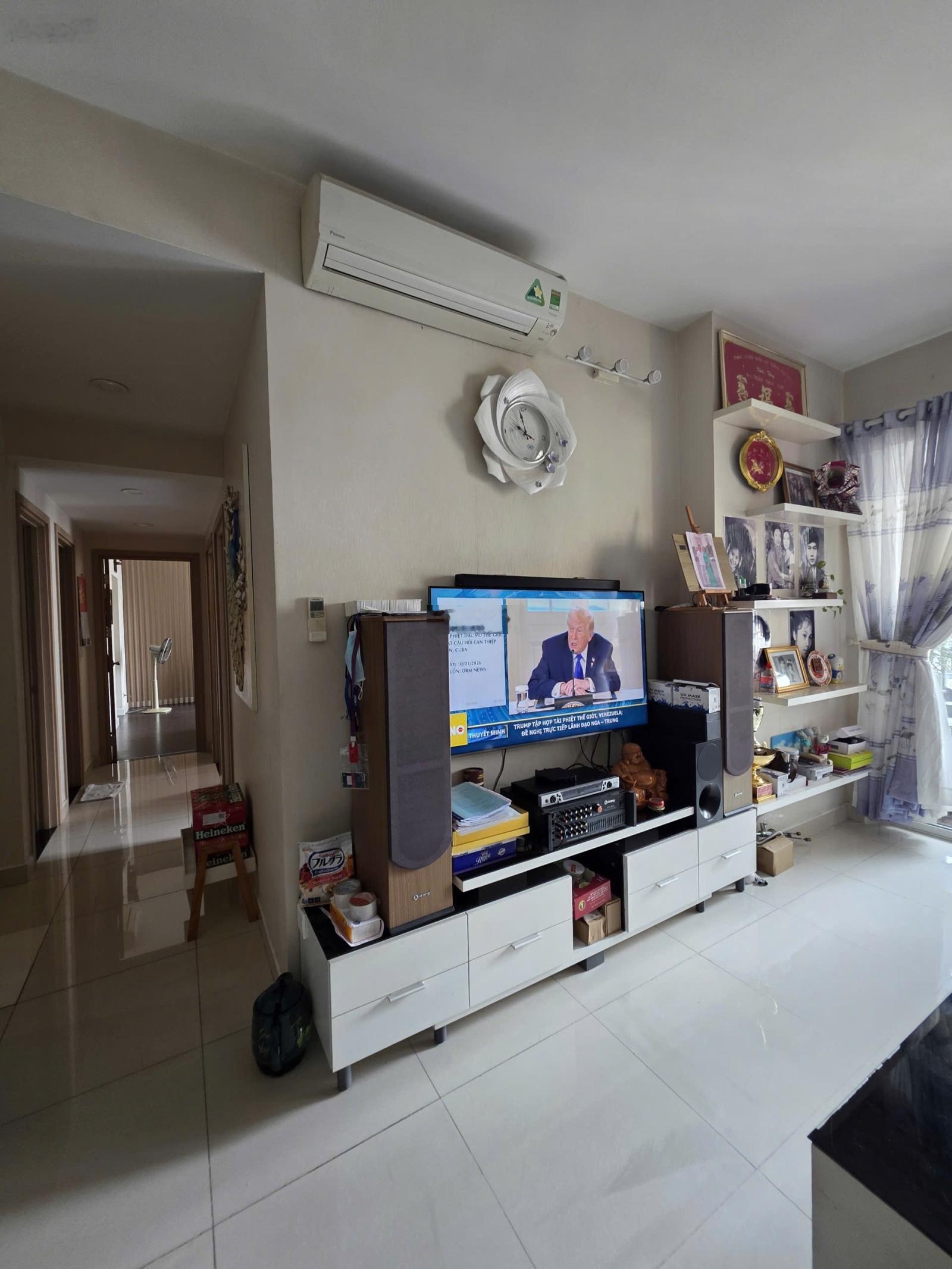 Bán căn hộ 3PN 2WC full nội thất y hình gần sân bay giá 8.5 tỷ nhận nhà ngay 95.9m2 thông thuỷ