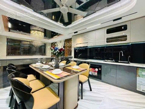 Bán nhà siêu phẩm mặt phố Thịnh Liệt , 50m2, 6 tầng,Thang máy,Full nội thất . Nhỉnh 22.8 tỷ