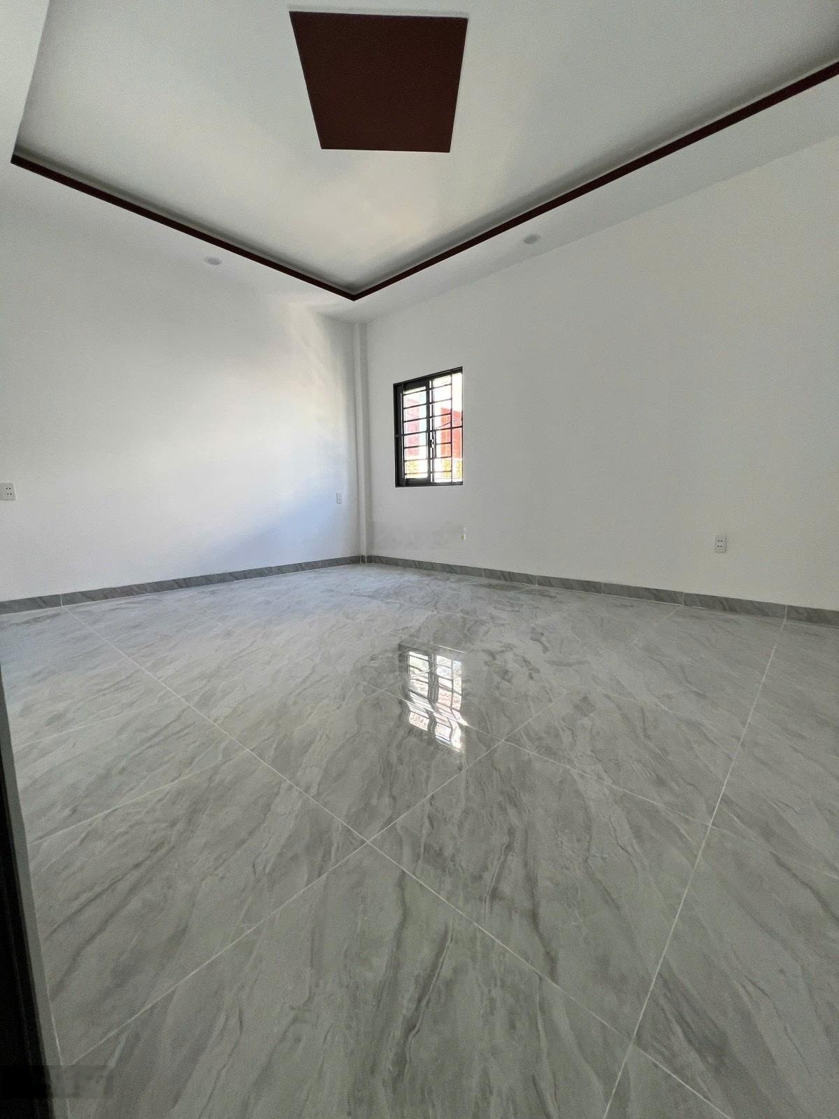 Nhà đẹp giá rẻ Tăng Nhơn Phú B 50m2 đúc 2 tầng BTCT dọn vào ở ngay chỉ 5.55 Tỷ