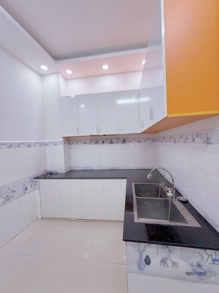 Trần Xuân Soạn, 4,9 tỷ, 30m2, 4 tầng, 4PN, 4WC ,pk,bếp ,sân thượng,ban công ,nhà mới vào ở ngay.