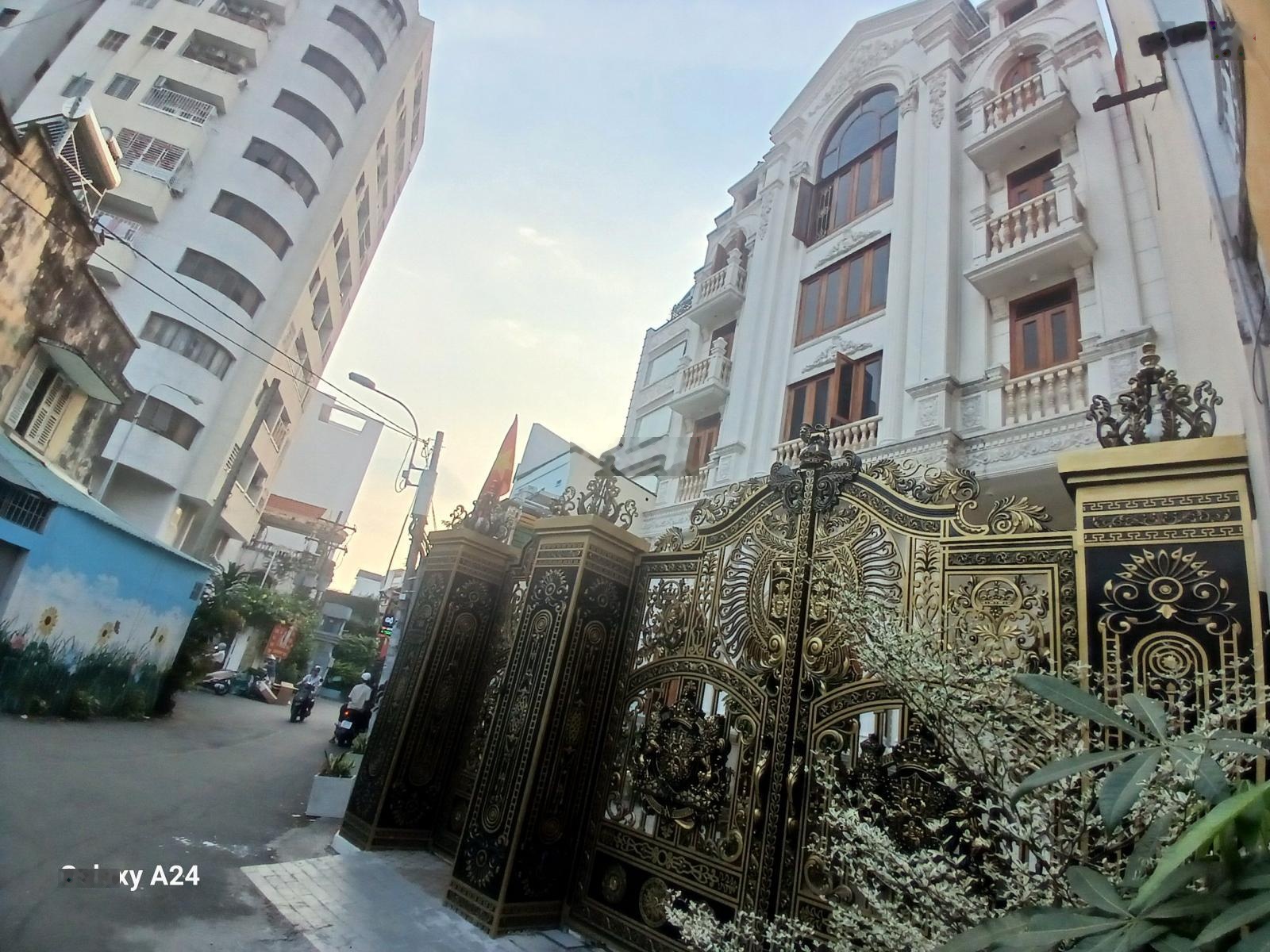 Xuất cảnh bán gấp - Bán nhà Nguyễn Thị Huỳnh 75m² 5 tầng - 26.5 tỷ