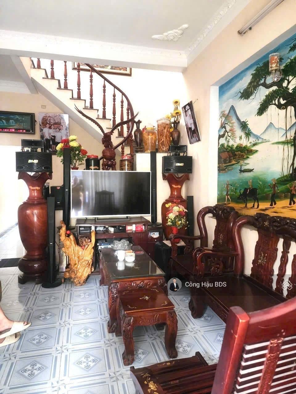 Nhà 2 Tầng Sát Làng DHQG TpHCM. DT: 135M2. ODT: 80M2. Đường 5M. Phù hợp ở và cho thuê. Giá: 6.2 Tỷ