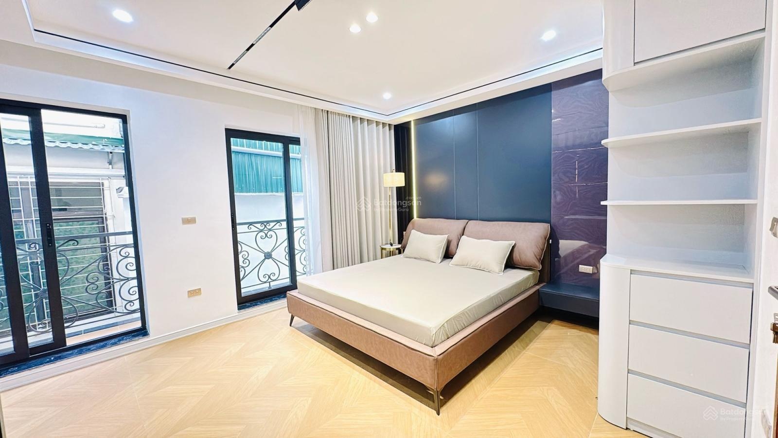 Nhà mới 52m x 7 Tầng thang máy -40 m ra phố ( Sát cv Võ thị sáu ) Trước măt nhà rộng thoáng HBT-HN